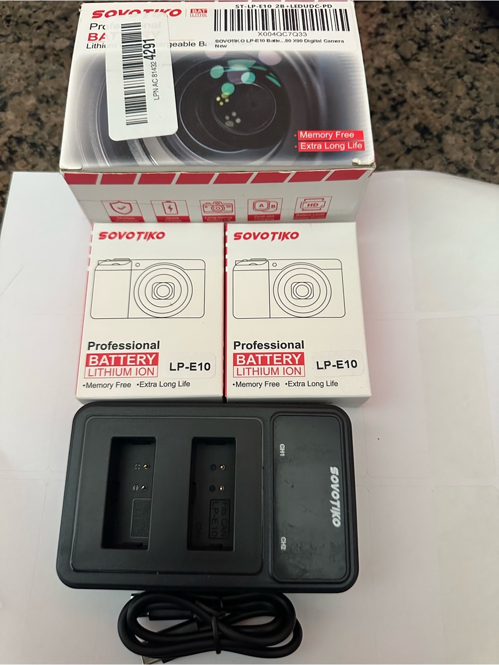 Dual LP‑E10 Lithium-Ion Battery Charger Kit in Black